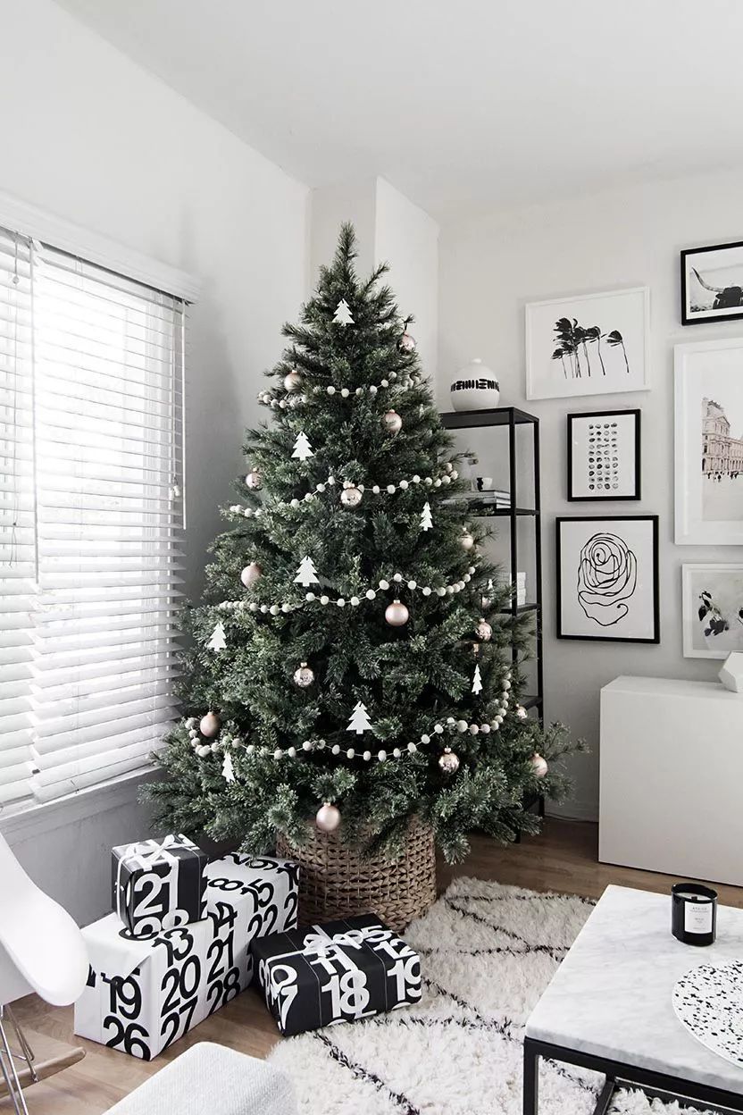 Minimalistic Scandinavian Christmas Tree